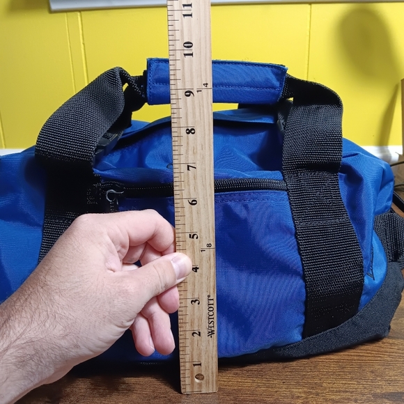 LL Bean Adventure Duffle Bag Blue Nylon Hiking Outdoor Travel Gym Tote - Picture 14 of 14